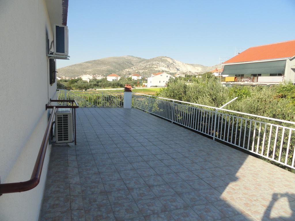 Apartment Meri Trogir Exterior photo